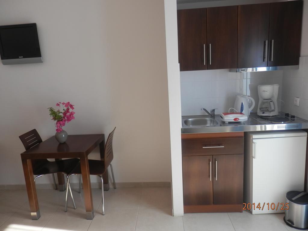 Glaros Hotel Apartment Agia Galini Стая снимка