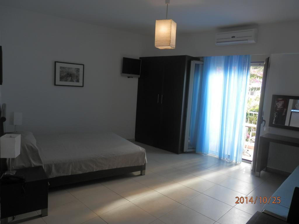 Glaros Hotel Apartment Agia Galini Стая снимка